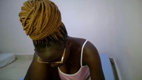 Snapshot of bunny_bliss1 chatting on May 15, 9:00 pm bunny_bliss1 online show from May 15, 9:00 pm