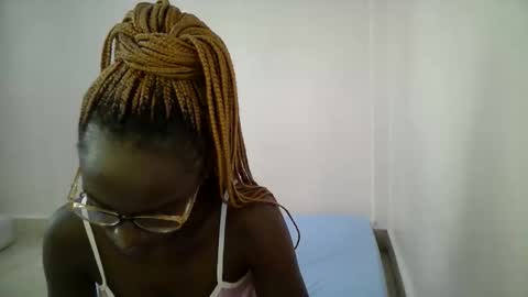 Snapshot of bunny_bliss1 chatting on May 16, 9:06 am bunny_bliss1 online show from May 16, 9:06 am
