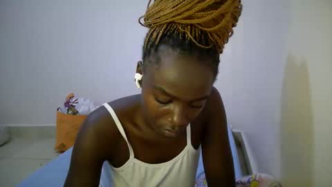 Snapshot of bunny_bliss1 chatting on May 20, 1:01 am bunny_bliss1 online show from May 20, 1:01 am