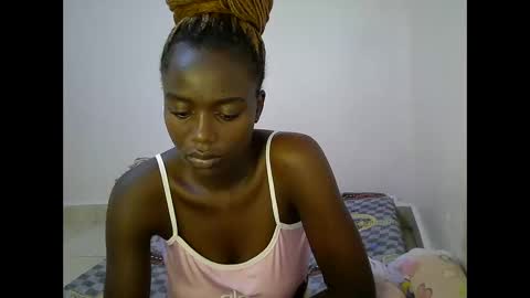 Snapshot of bunny_bliss1 chatting on May 27, 2:30 am bunny_bliss1 online show from May 27, 2:30 am