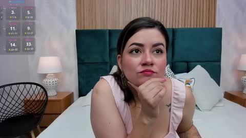 Alisson Beckett online show from December 3, 1:24 am