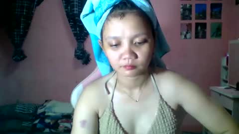 Snapshot of bunny_flower18 chatting on May 28, 12:46 pm bunny_flower18 online show from May 28, 12:46 pm