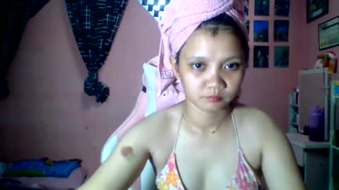 Snapshot of bunny_flower18 chatting on May 31, 11:06 am bunny_flower18 online show from May 31, 11:06 am