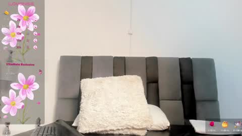 Snapshot of bunny_maxxi chatting on December 9, 12:08 pm bunny online show from December 9, 12:08 pm