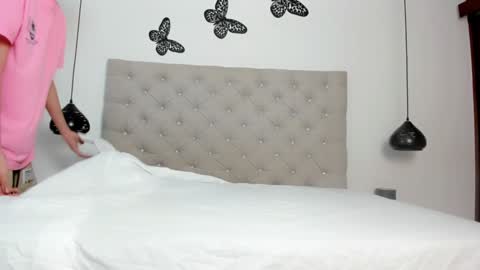 Snapshot of bunny_maxxi chatting on December 17, 12:11 pm bunny online show from December 17, 12:11 pm