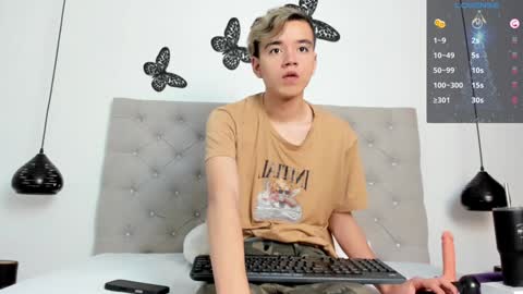 Snapshot of bunny_maxxi chatting on December 20, 12:16 pm bunny online show from December 20, 12:16 pm