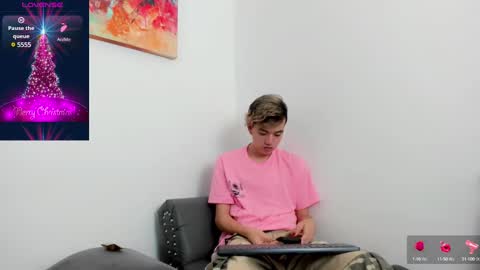 Snapshot of bunny_maxxi chatting on December 24, 2:12 pm bunny online show from December 24, 2:12 pm