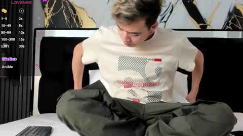 Snapshot of bunny_maxxi chatting on January 9, 12:30 pm bunny online show from January 9, 12:30 pm