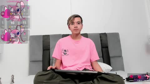 Snapshot of bunny_maxxi chatting on January 12, 1:05 pm bunny online show from January 12, 1:05 pm