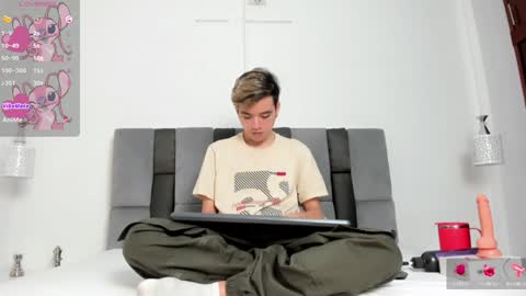 Snapshot of bunny_maxxi chatting on January 15, 12:25 pm bunny online show from January 15, 12:25 pm