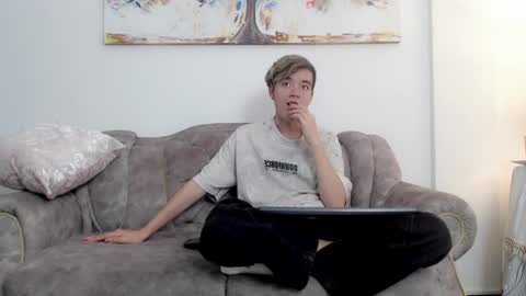 Snapshot of bunny_maxxi chatting on January 17, 3:43 pm bunny online show from January 17, 3:43 pm