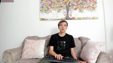 Snapshot of bunny_maxxi chatting on February 1, 12:37 pm bunny online show from February 1, 12:37 pm