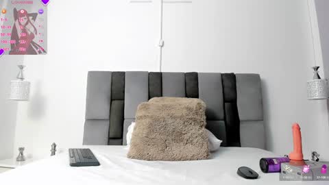 Snapshot of bunny_maxxi chatting on February 2, 3:39 pm bunny online show from February 2, 3:39 pm