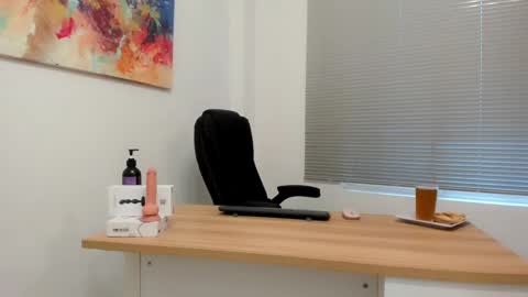 Snapshot of bunny_maxxi chatting on February 7, 3:19 pm bunny online show from February 7, 3:19 pm