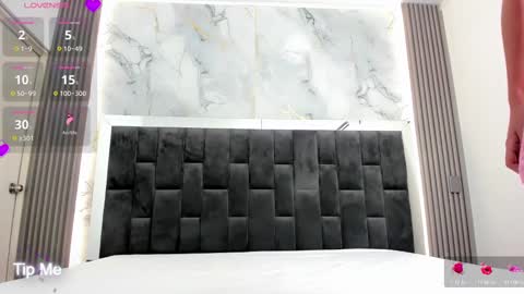 Snapshot of bunny_maxxi chatting on February 9, 12:08 pm bunny online show from February 9, 12:08 pm