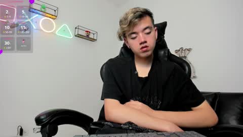 Snapshot of bunny_maxxi chatting on February 10, 3:32 pm bunny online show from February 10, 3:32 pm