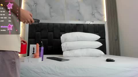 Snapshot of bunny_maxxi chatting on February 21, 12:28 pm bunny online show from February 21, 12:28 pm