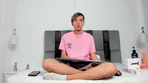 Snapshot of bunny_maxxi chatting on February 26, 12:14 pm bunny online show from February 26, 12:14 pm