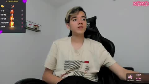 Snapshot of bunny_maxxi chatting on March 3, 3:20 pm bunny online show from March 3, 3:20 pm