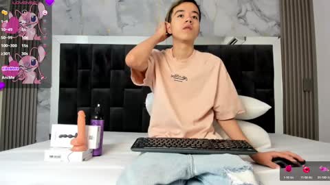 Snapshot of bunny_maxxi chatting on March 7, 12:23 pm bunny online show from March 7, 12:23 pm