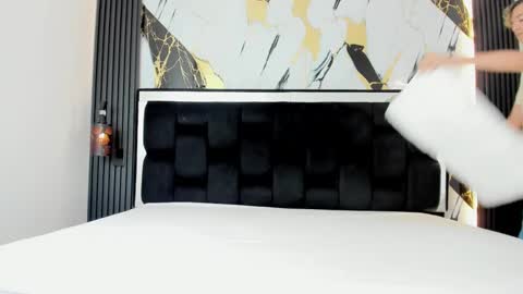 Snapshot of bunny_maxxi chatting on March 8, 12:20 pm bunny online show from March 8, 12:20 pm