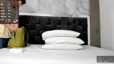 Snapshot of bunny_maxxi chatting on October 3, 12:13 pm bunny online show from October 3, 12:13 pm