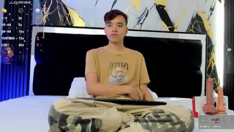 Snapshot of bunny_maxxi chatting on October 5, 12:36 pm bunny online show from October 5, 12:36 pm