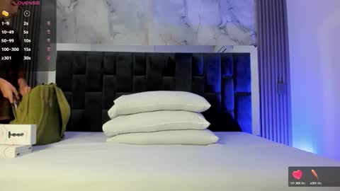 Snapshot of bunny_maxxi chatting on October 17, 12:19 pm bunny online show from October 17, 12:19 pm