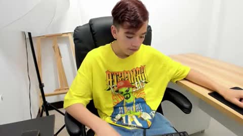 Snapshot of bunny_maxxi chatting on October 23, 12:26 pm bunny online show from October 23, 12:26 pm