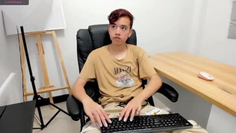 Snapshot of bunny_maxxi chatting on October 30, 1:23 pm bunny online show from October 30, 1:23 pm