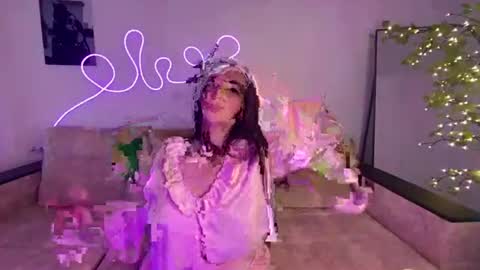 Snapshot of bunny_molly1 chatting on July 7, 9:35 am Molly online show from July 7, 9:35 am