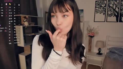 Snapshot of bunny_nova chatting on June 4, 9:04 am Aria online show from June 4, 9:04 am