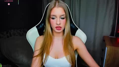 Snapshot of bunny_wetty chatting on November 6, 7:15 pm ruslana online show from November 6, 7:15 pm