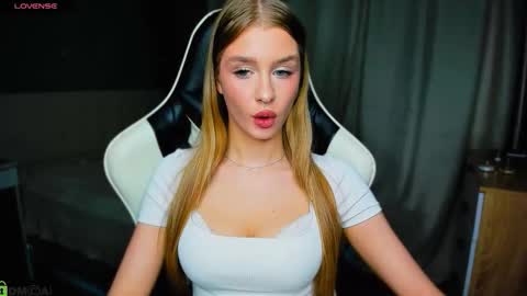 Snapshot of bunny_wetty chatting on November 27, 6:21 pm ruslana online show from November 27, 6:21 pm