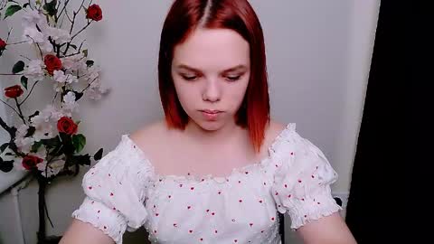 Snapshot of bunnybloom_ chatting on June 2, 8:44 pm Ariel online show from June 2, 8:44 pm