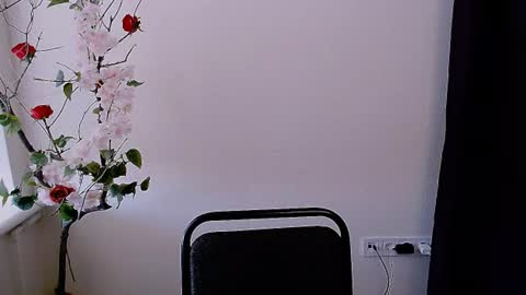 Snapshot of bunnybloom_ chatting on June 12, 3:38 am Ariel online show from June 12, 3:38 am