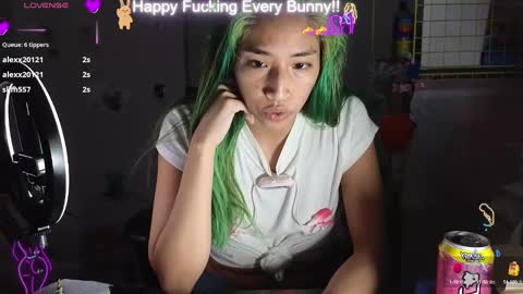 Snapshot of bunnycheekz chatting on January 31, 11:45 pm Tokki bunny online show from January 31, 11:45 pm