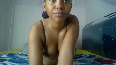 Snapshot of bunnydiva_ chatting on June 24, 1:37 am bunnydiva_ online show from June 24, 1:37 am