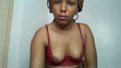 Snapshot of bunnydiva_ chatting on July 23, 12:35 am bunnydiva_ online show from July 23, 12:35 am