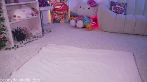 Stella online show from May 15, 11:12 pm
