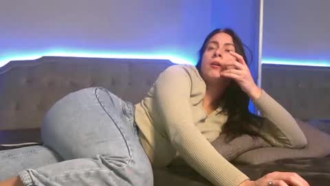 bunnyela online show from February 1, 6:06 pm