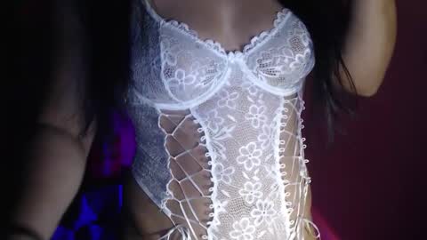 bunnyEmilyR0s33 online show from February 17, 8:00 am