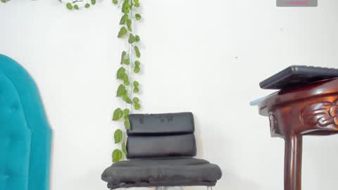 Angela Santini online show from December 13, 6:10 am