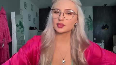 Snapshot of bunnykhalessi chatting on December 1, 6:57 pm OnlyFans BunnyKhalessi online show from December 1, 6:57 pm