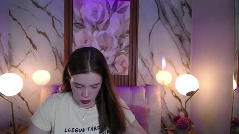 Snapshot of bunnyleahxxx chatting on June 4, 7:09 pm ANASTASIA online show from June 4, 7:09 pm