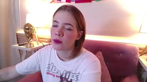 Snapshot of bunnyleahxxx chatting on June 15, 7:05 pm ANASTASIA online show from June 15, 7:05 pm