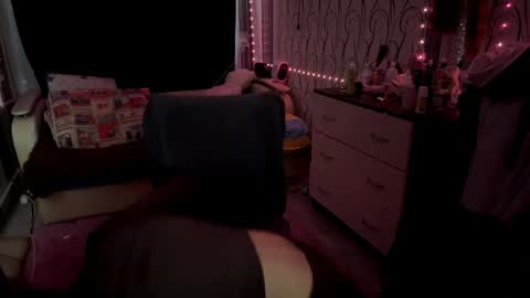 Bella online show from May 15, 11:39 am