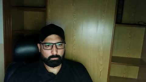 Hairy Arabian online show from September 12, 4:51 pm