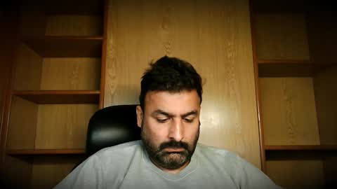 Hairy Arabian online show from November 14, 5:28 am