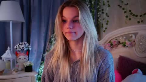 Jessica online show from December 1, 2:33 pm